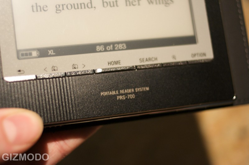 Illustration for article titled Hands On: Sony's New PRS-700 Touchscreen Reader
